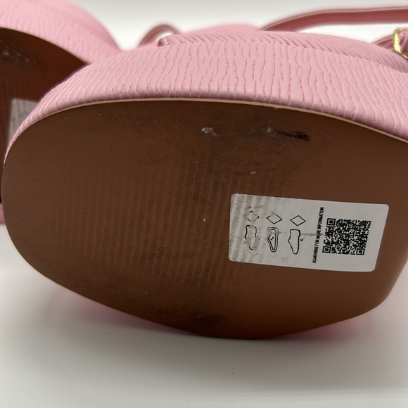 ASOS DESIGN PINK CHUNKY SANDALS, only wore once down my driveway and back - Picture 7 of 8